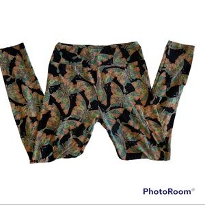 Lularoe One Size- Butterfly Check out my specials